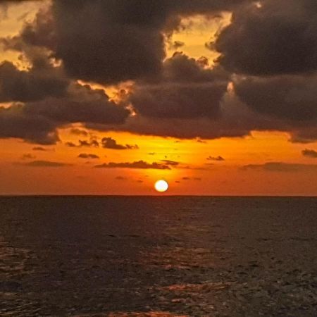 Juan Beach Bungalow Batununggul エクステリア 写真
