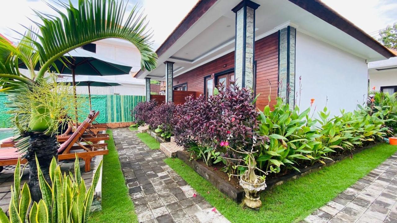 Juan Beach Bungalow Batununggul エクステリア 写真