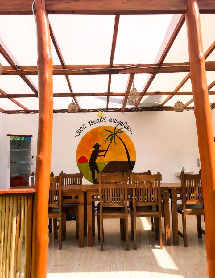 Juan Beach Bungalow Batununggul エクステリア 写真