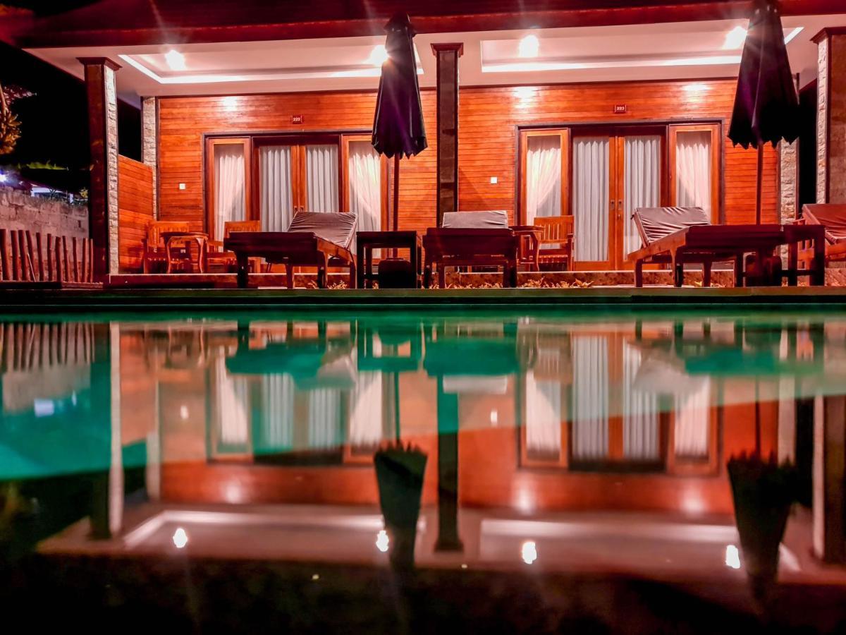 Juan Beach Bungalow Batununggul エクステリア 写真